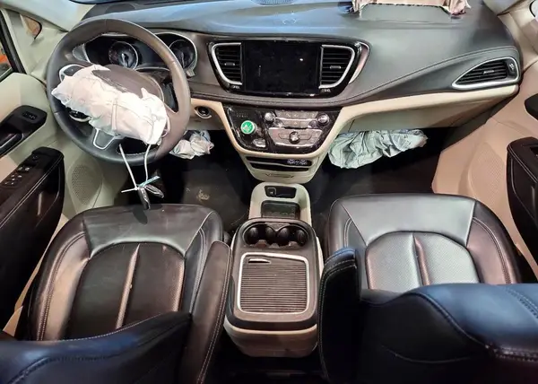 2C4RC3BG2PR528097 2023 CHRYSLER PACIFICA - Image 8