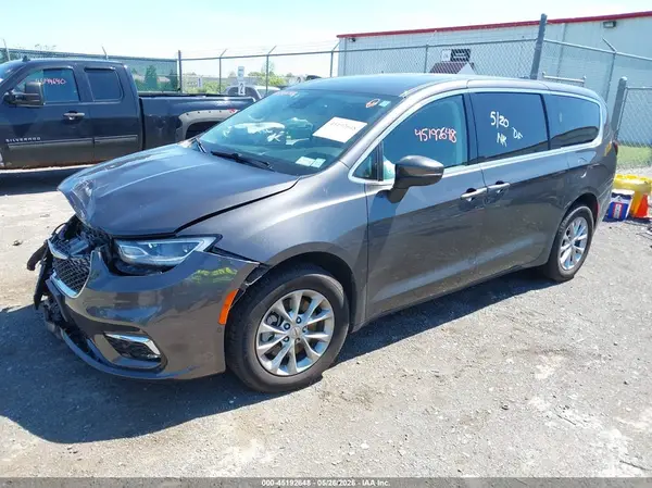 2C4RC3BG2PR584783 2023 CHRYSLER PACIFICA - Image 2