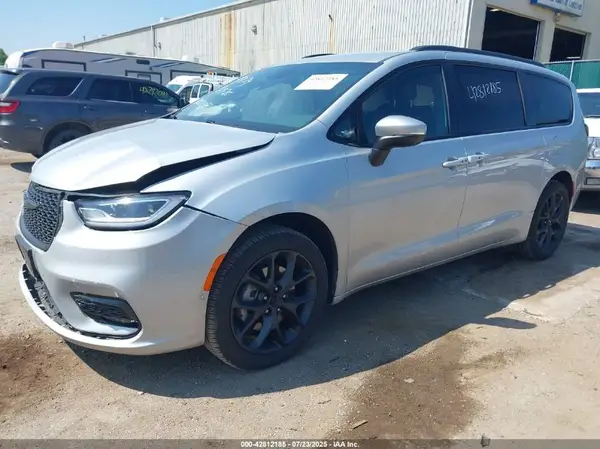 2C4RC3BG3PR554837 2023 CHRYSLER PACIFICA - Image 2
