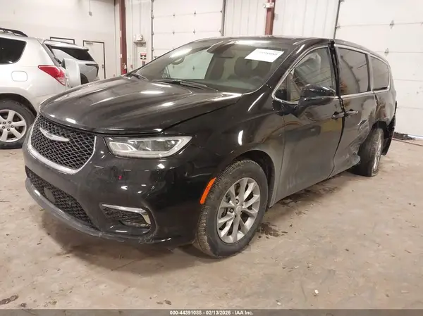 2C4RC3BG3TR166453 2026 CHRYSLER PACIFICA - Image 2