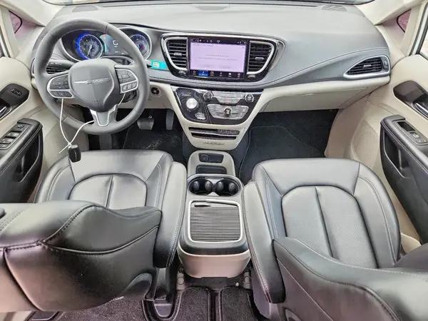 2C4RC3BG4PR527887 2023 CHRYSLER PACIFICA - Image 8