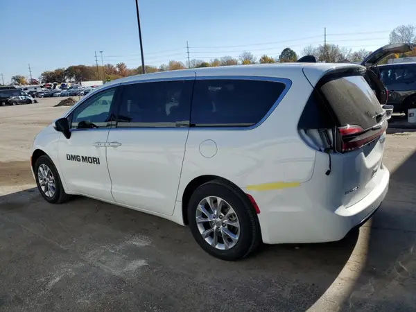 2C4RC3BG4PR556242 2023 CHRYSLER PACIFICA - Image 2