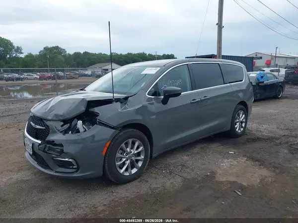 2C4RC3BG4PR573283 2023 CHRYSLER PACIFICA - Image 2
