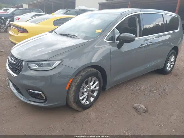 2C4RC3BG4PR585501 2023 CHRYSLER PACIFICA - Image 2