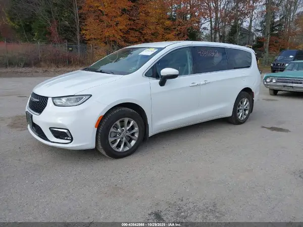 2C4RC3BG4PR589855 2023 CHRYSLER PACIFICA - Image 2