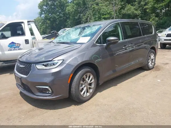 2C4RC3BG5PR584826 2023 CHRYSLER PACIFICA - Image 2