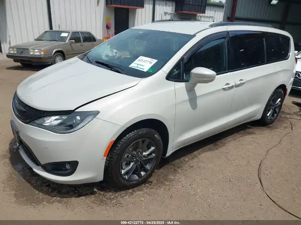 2C4RC3BG6LR288952 2020 CHRYSLER PACIFICA - Image 2