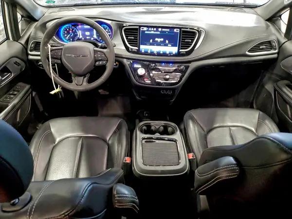 2C4RC3BG7PR585363 2023 CHRYSLER PACIFICA - Image 8
