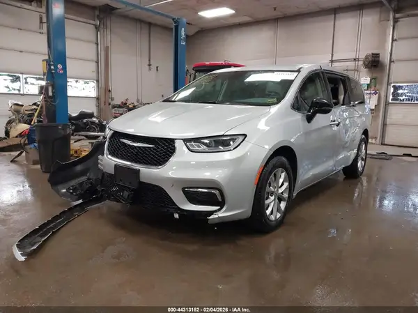 2C4RC3BG7RR202475 2024 CHRYSLER PACIFICA - Image 2