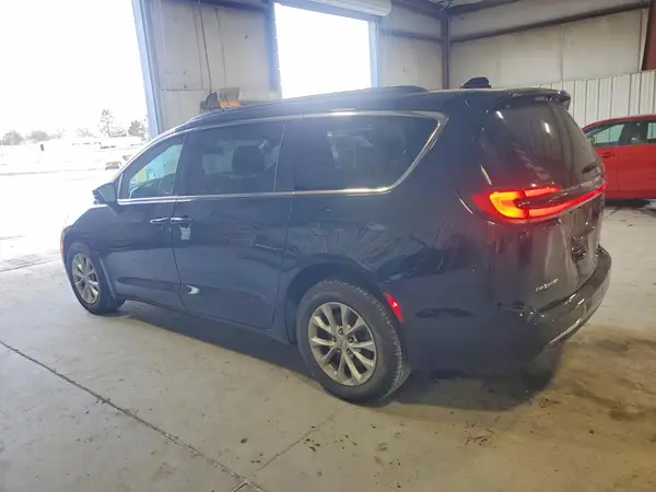 2C4RC3BG7SR517864 2025 CHRYSLER PACIFICA - Image 2
