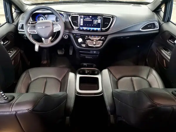 2C4RC3BG7TR266295 2026 CHRYSLER PACIFICA - Image 8