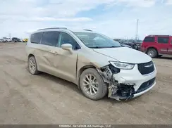 2C4RC3BG8MR526978 2021 CHRYSLER PACIFICA