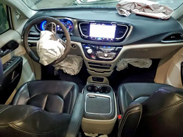 2C4RC3BG8PR513975 2023 CHRYSLER PACIFICA - Image 8