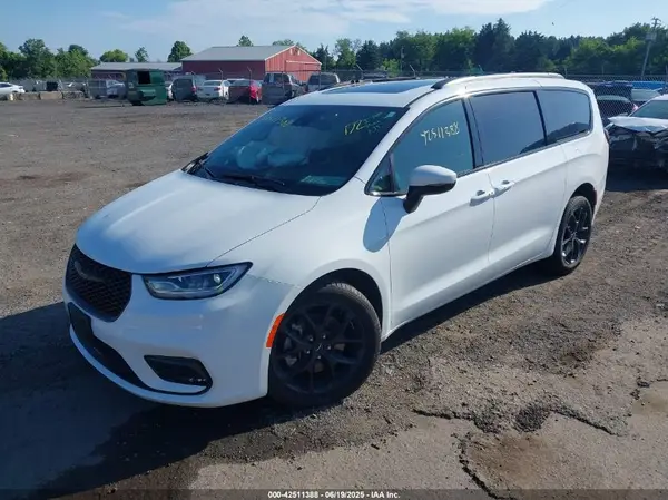 2C4RC3BG8PR573139 2023 CHRYSLER PACIFICA - Image 2