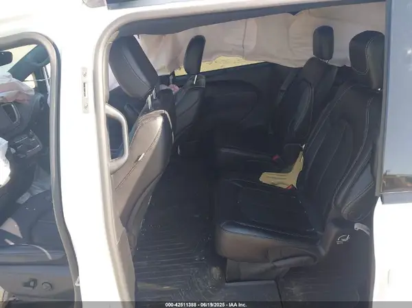 2C4RC3BG8PR573139 2023 CHRYSLER PACIFICA - Image 8