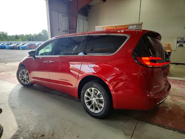 2C4RC3BG8TR269769 2026 CHRYSLER PACIFICA - Image 2