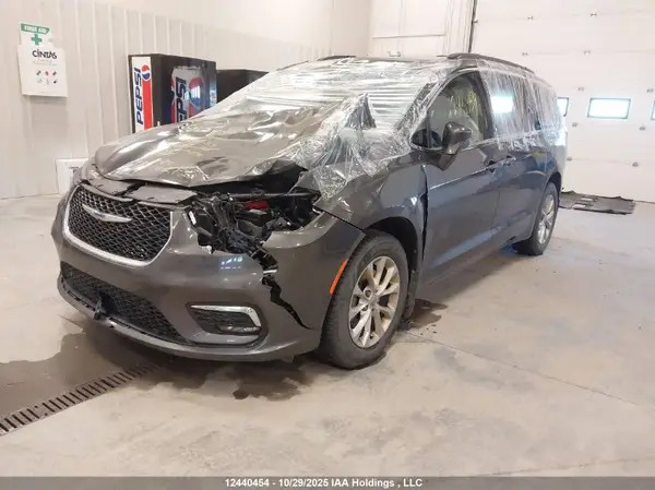 2C4RC3BG9NR107670 2022 CHRYSLER PACIFICA - Image 2