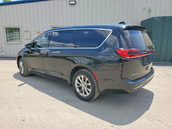 2C4RC3BGXPR556276 2023 CHRYSLER PACIFICA - Image 2