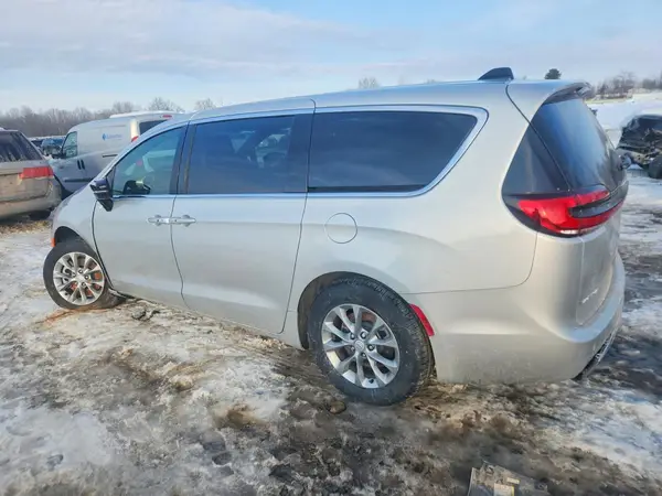 2C4RC3BGXTR184528 2026 CHRYSLER PACIFICA - Image 2
