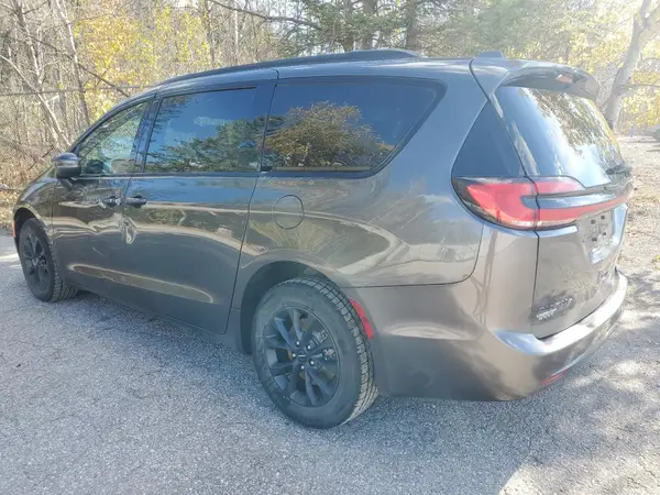 2C4RC3FG5NR216587 2022 CHRYSLER PACIFICA - Image 2
