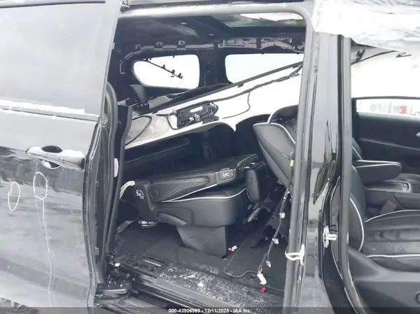 2C4RC3GG7SR536634 2025 CHRYSLER PACIFICA - Image 8
