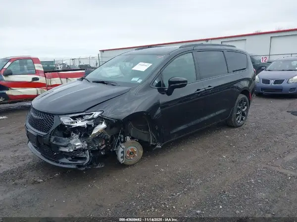 2C4RC3GG8SR529112 2025 CHRYSLER PACIFICA - Image 2