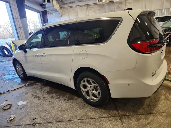 2C4RC3GG9RR122247 2024 CHRYSLER PACIFICA - Image 2