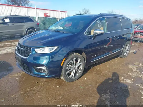 2C4RC3PG1PR555011 2023 CHRYSLER PACIFICA - Image 2