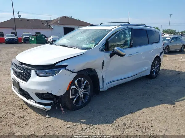 2C4RC3PG1SR546866 2025 CHRYSLER PACIFICA - Image 2