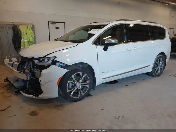 2C4RC3PG6TR166942 2026 CHRYSLER PACIFICA - Image 2