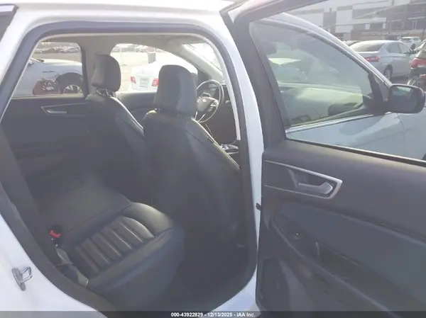 2FMPK4J92NBA22189 2022 FORD EDGE - Image 8