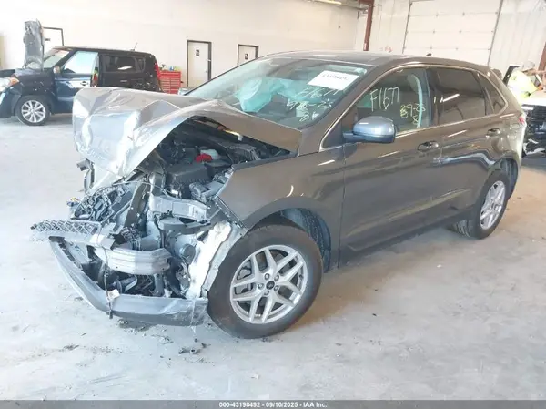 2FMPK4J92RBA30296 2024 FORD EDGE - Image 2