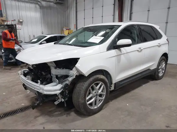 2FMPK4J94MBA42331 2021 FORD EDGE - Image 2