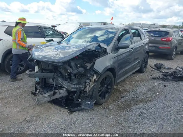 2FMPK4J95NBB01808 2022 FORD EDGE - Image 2