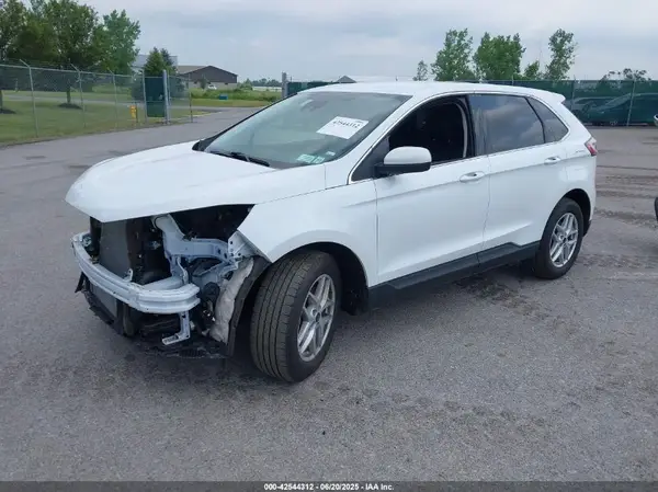 2FMPK4J95RBB00650 2024 FORD EDGE - Image 2