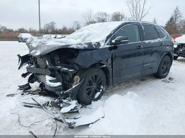 2FMPK4J97LBB22219 2020 FORD EDGE - Image 2