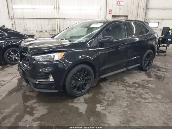 2FMPK4J97MBA13597 2021 FORD EDGE - Image 2