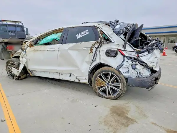 2FMPK4K91LBB24966 2020 FORD EDGE - Image 2
