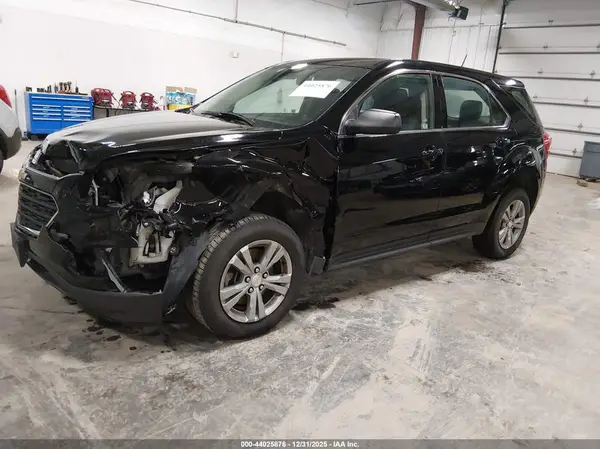 2GNALBEK1H1557363 2017 CHEVROLET EQUINOX - Image 2