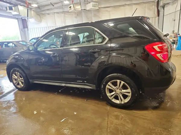 2GNALBEK1H1568654 2017 CHEVROLET EQUINOX - Image 2