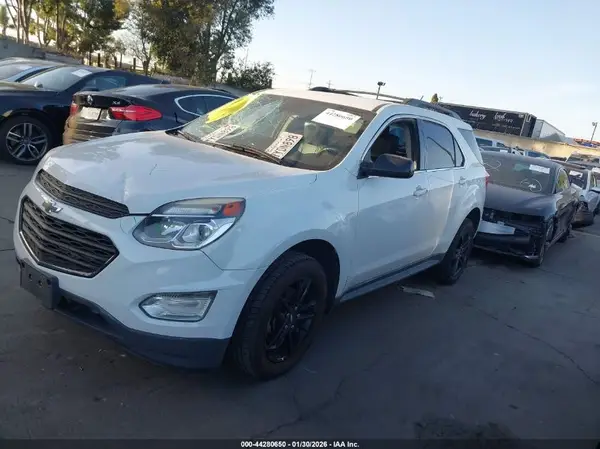 2GNALCEK0H1587556 2017 CHEVROLET EQUINOX - Image 2