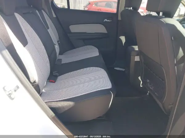 2GNALCEK1H1556364 2017 CHEVROLET EQUINOX - Image 8