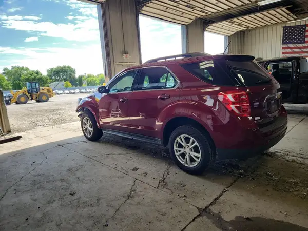 2GNALCEK1H6216828 2017 CHEVROLET EQUINOX - Image 2
