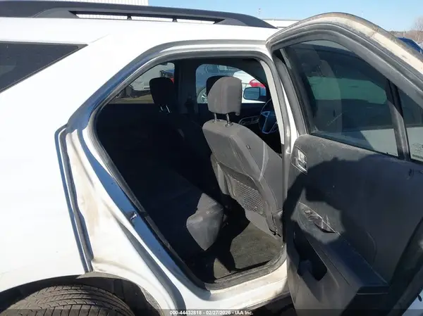 2GNALCEK3H1575398 2017 CHEVROLET EQUINOX - Image 8