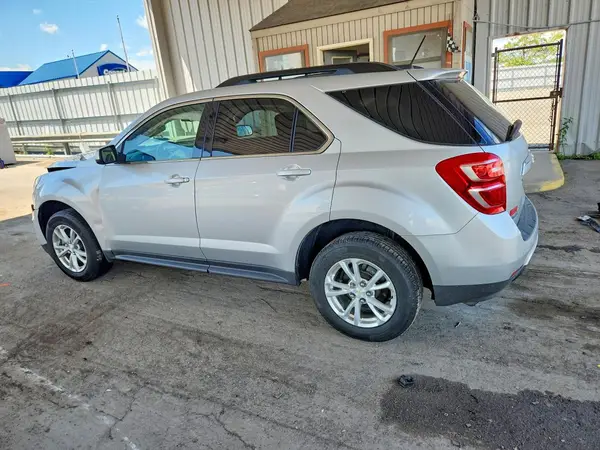 2GNALCEK7H1557812 2017 CHEVROLET EQUINOX - Image 2