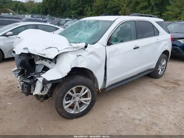 2GNALCEK8H1508618 2017 CHEVROLET EQUINOX - Image 2
