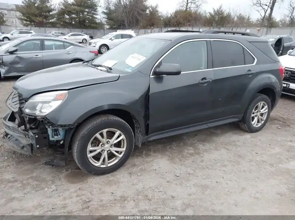 2GNALCEK8H1527816 2017 CHEVROLET EQUINOX - Image 2