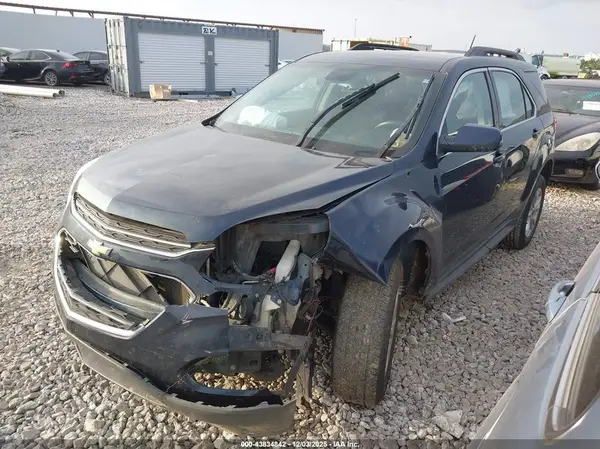 2GNALCEK8H1560640 2017 CHEVROLET EQUINOX - Image 2