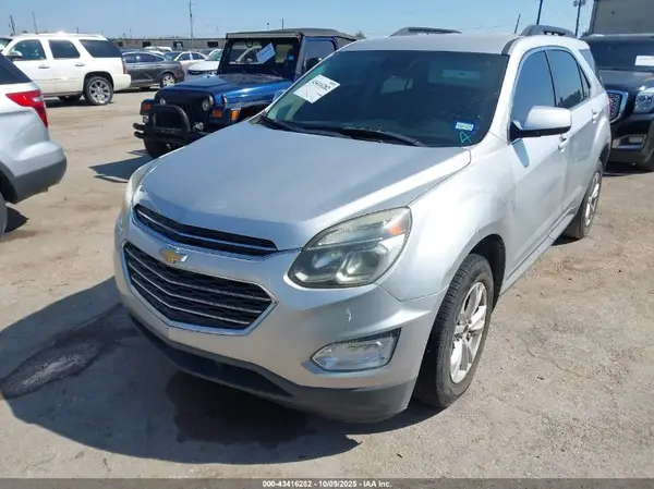 2GNALCEK8H1573050 2017 CHEVROLET EQUINOX - Image 2