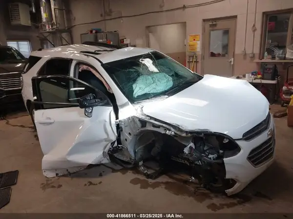 2GNALCEK8H6151587 2017 CHEVROLET EQUINOX - Image 1